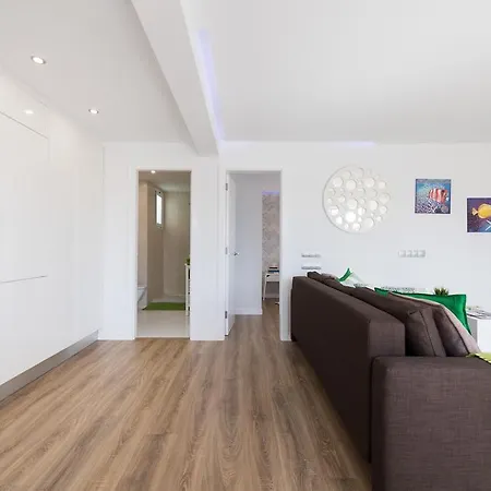 Apartment Top *