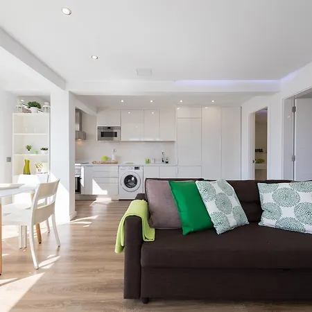Top Apartment *