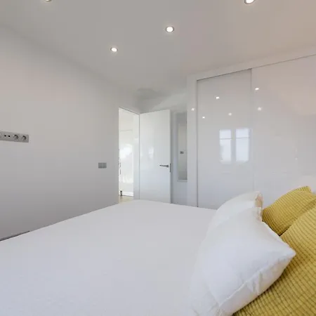Apartment Top *